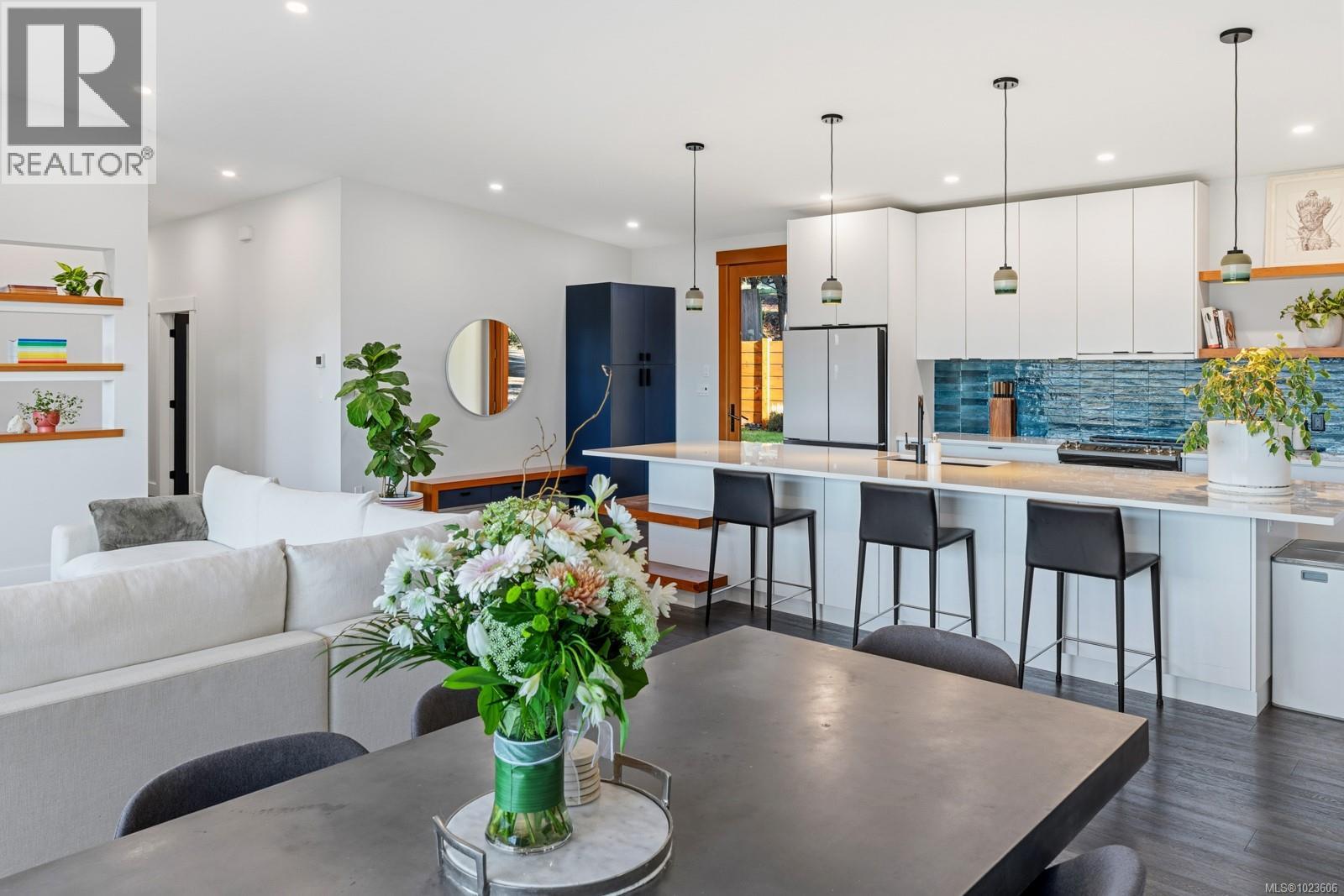 4721 Island Hwy, Courtenay