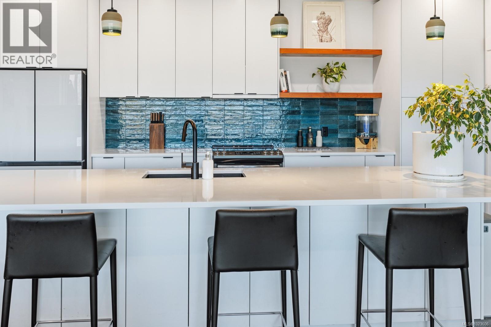 4721 Island Hwy, Courtenay