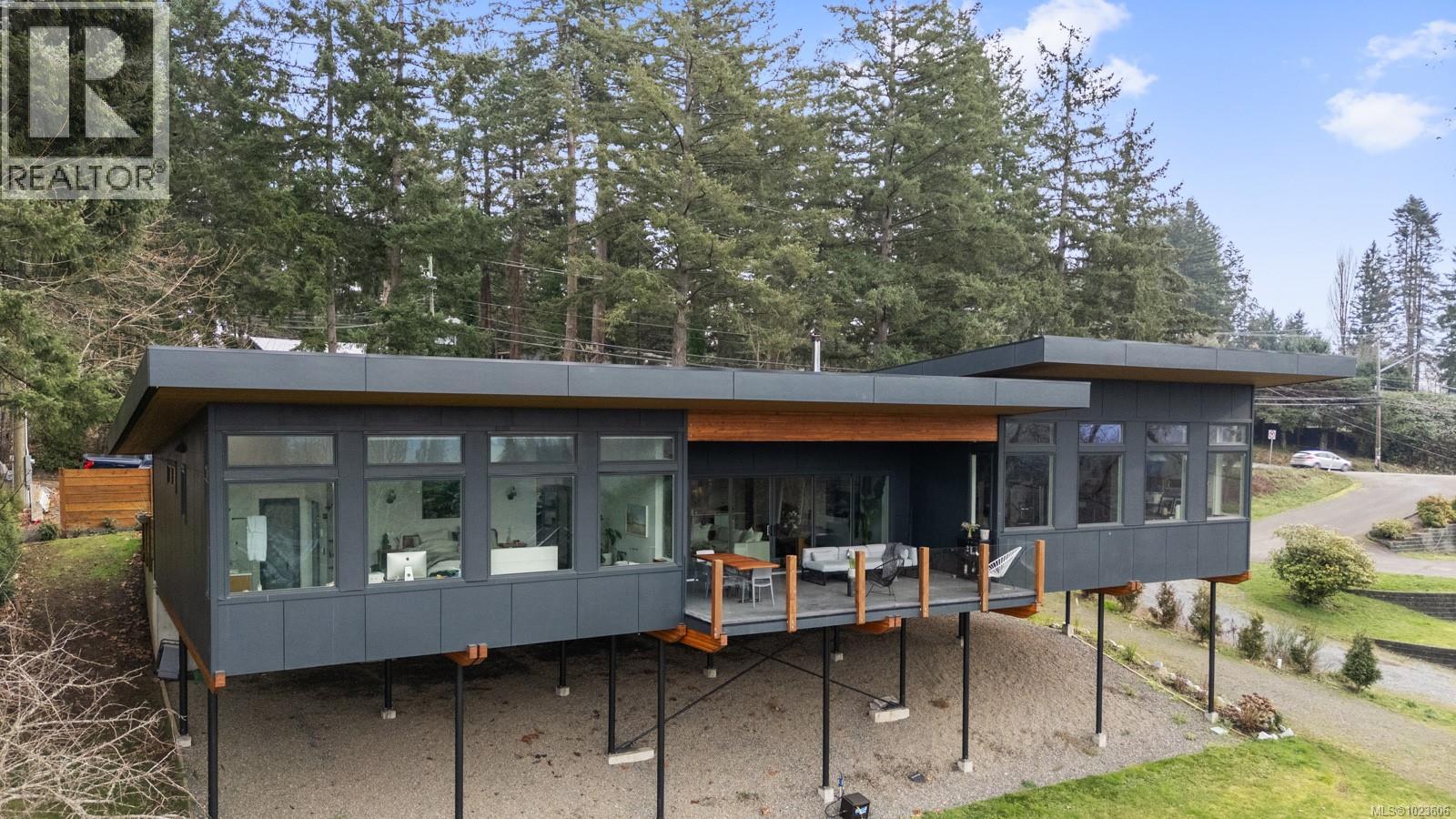 4721 Island Hwy, Courtenay