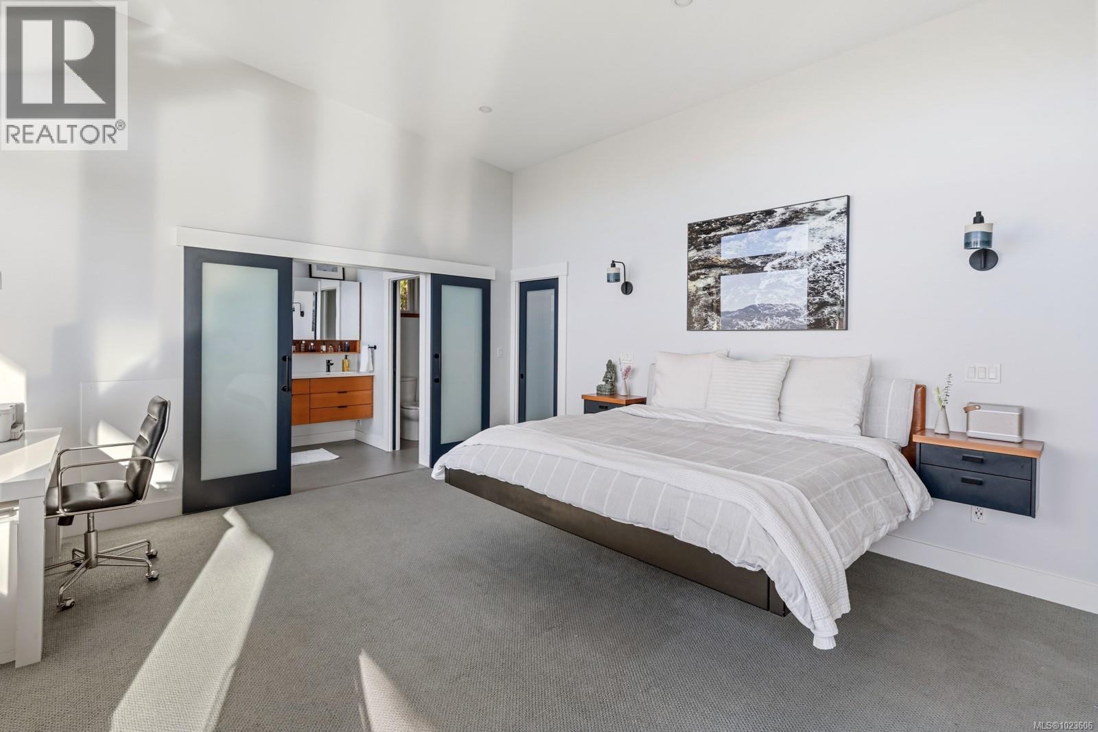 4721 Island Hwy, Courtenay