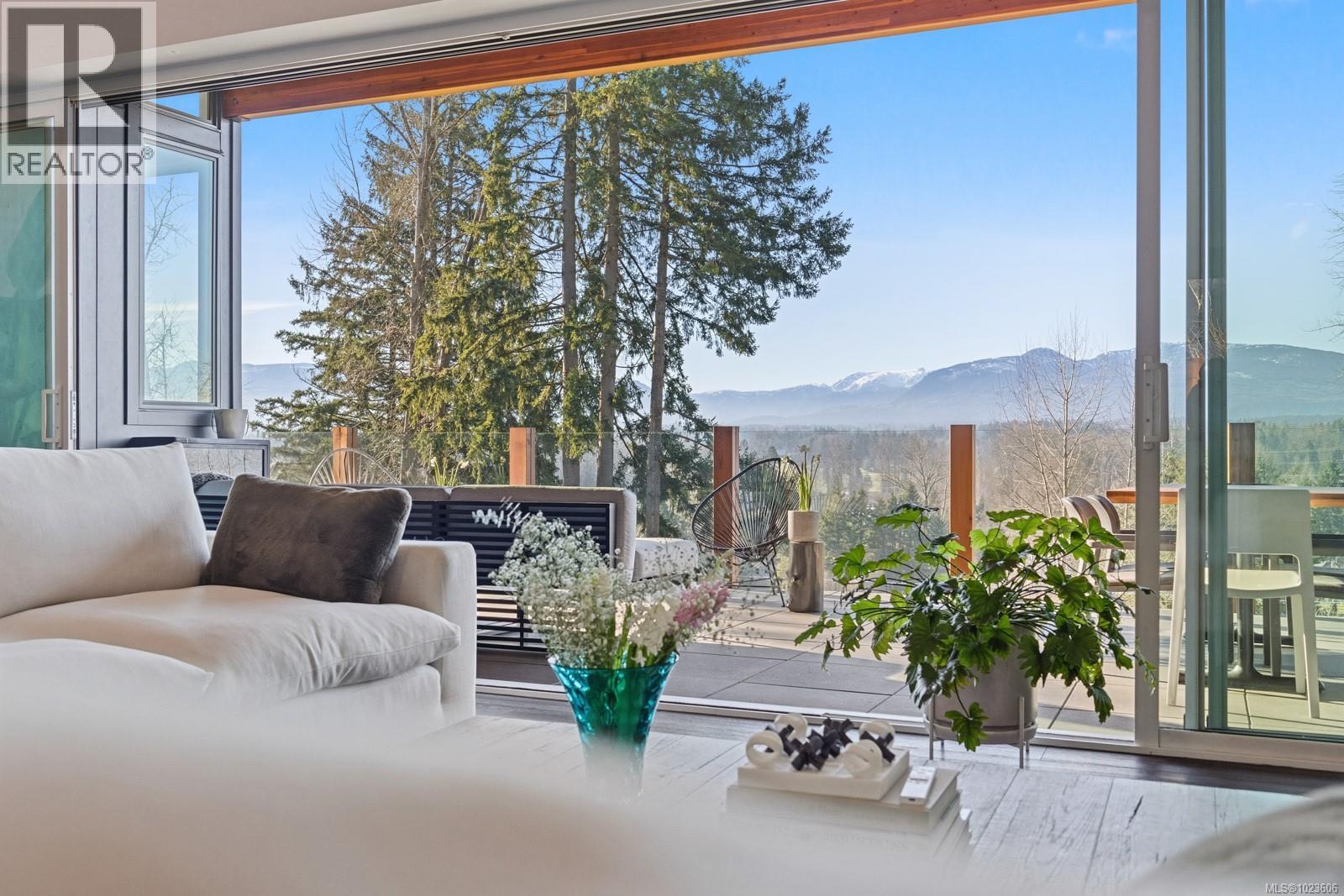 4721 Island Hwy, Courtenay