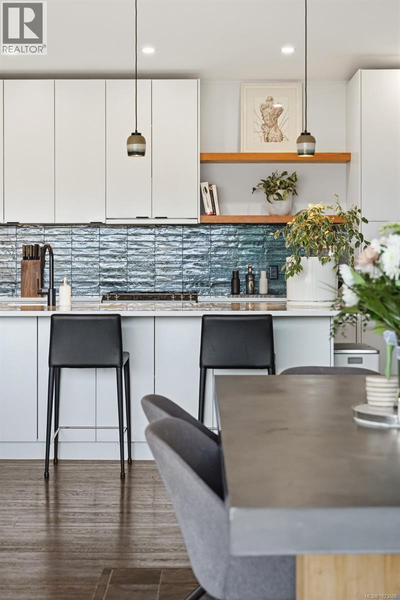 4721 Island Hwy, Courtenay