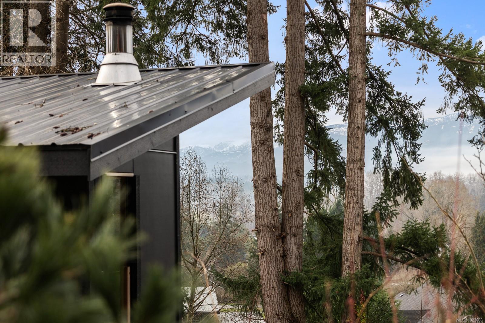 4721 Island Hwy, Courtenay