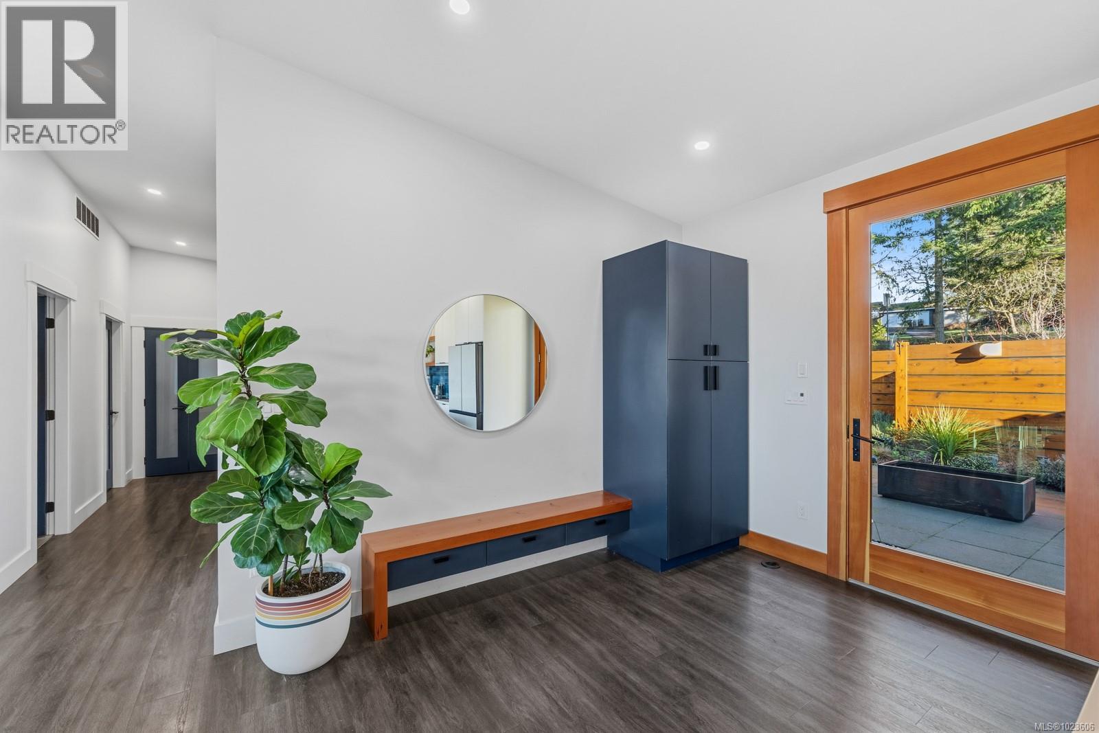 4721 Island Hwy, Courtenay