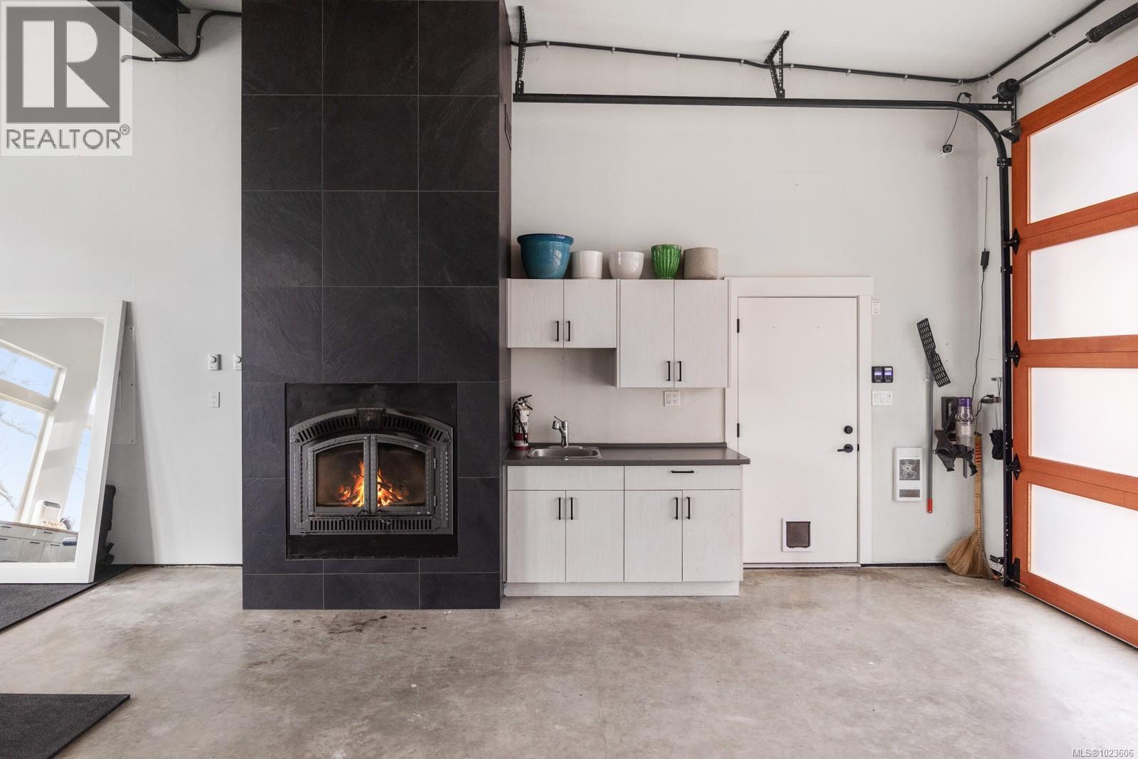 4721 Island Hwy, Courtenay