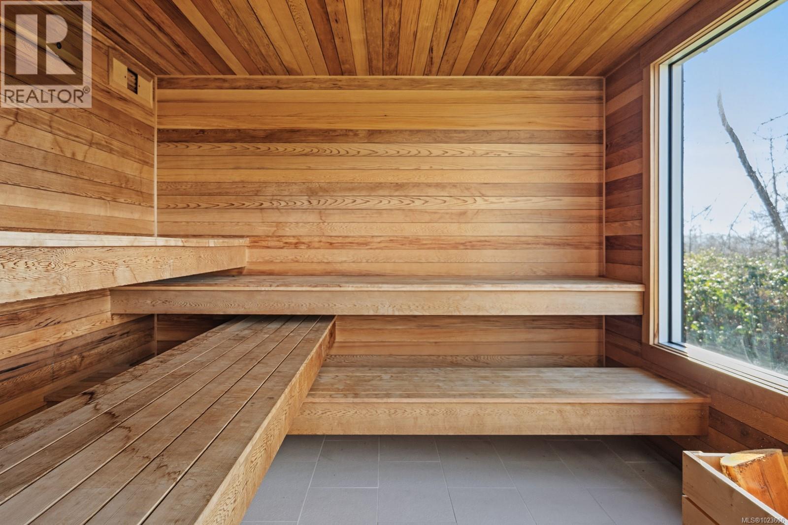 4721 Island Hwy, Courtenay