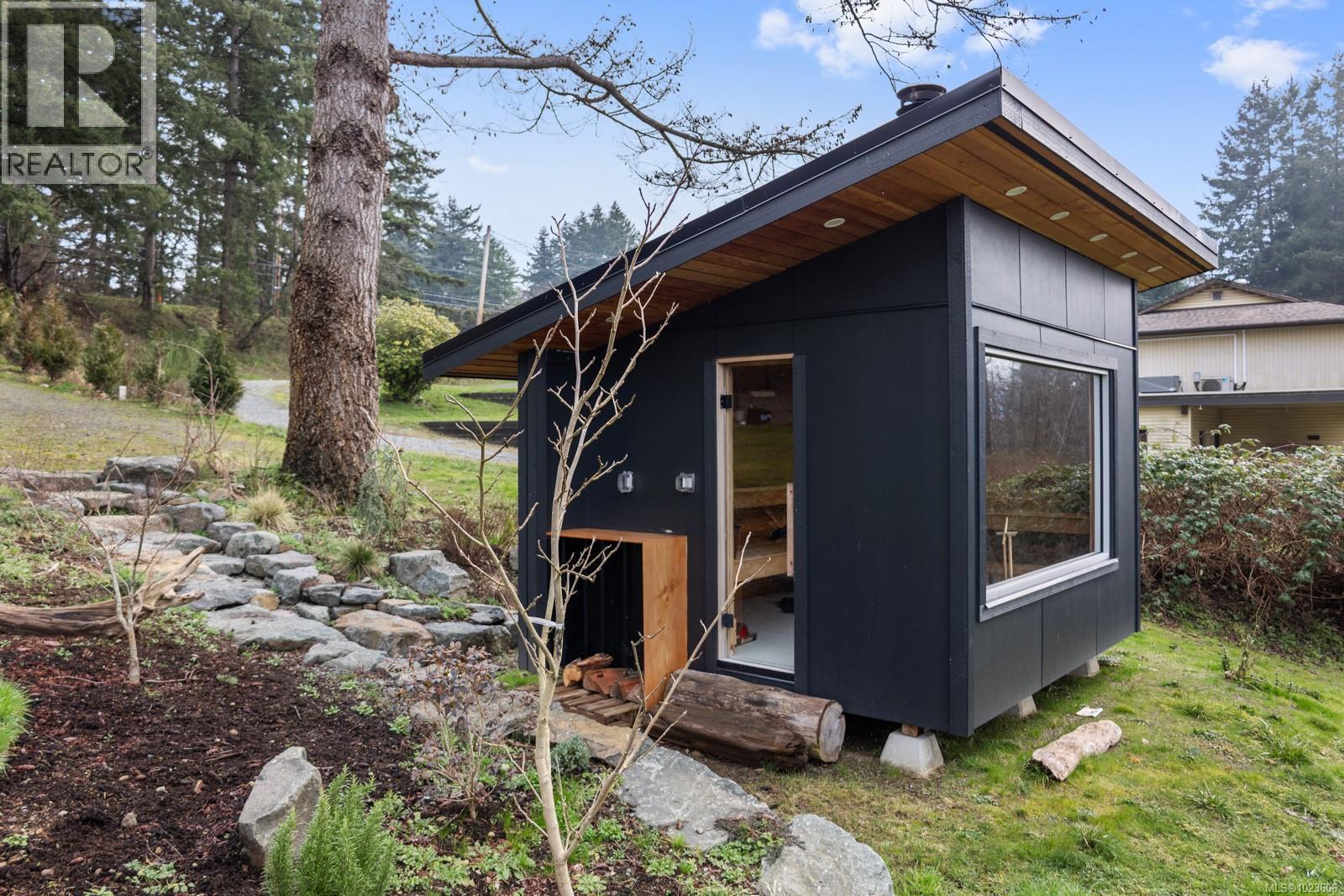 4721 Island Hwy, Courtenay