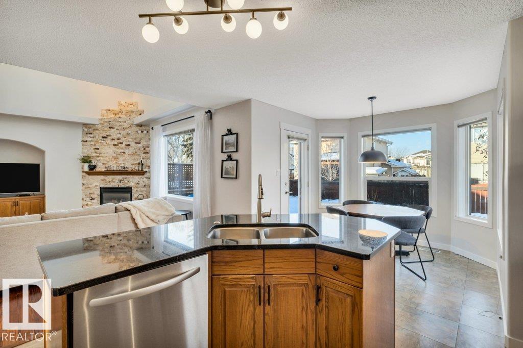 14 DUNFIELD CR, St. Albert