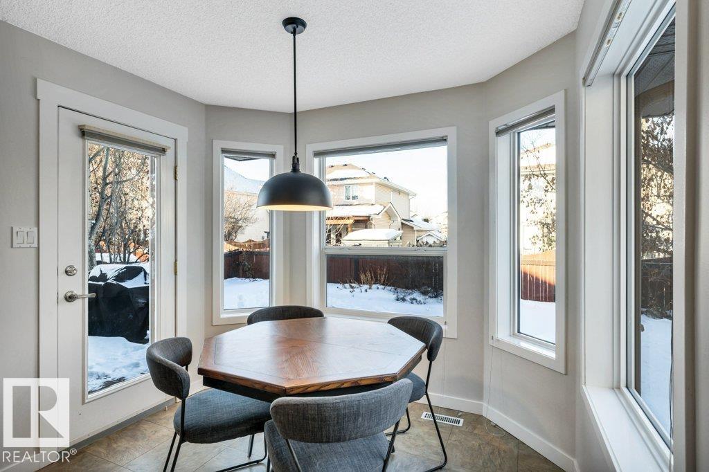 14 DUNFIELD CR, St. Albert