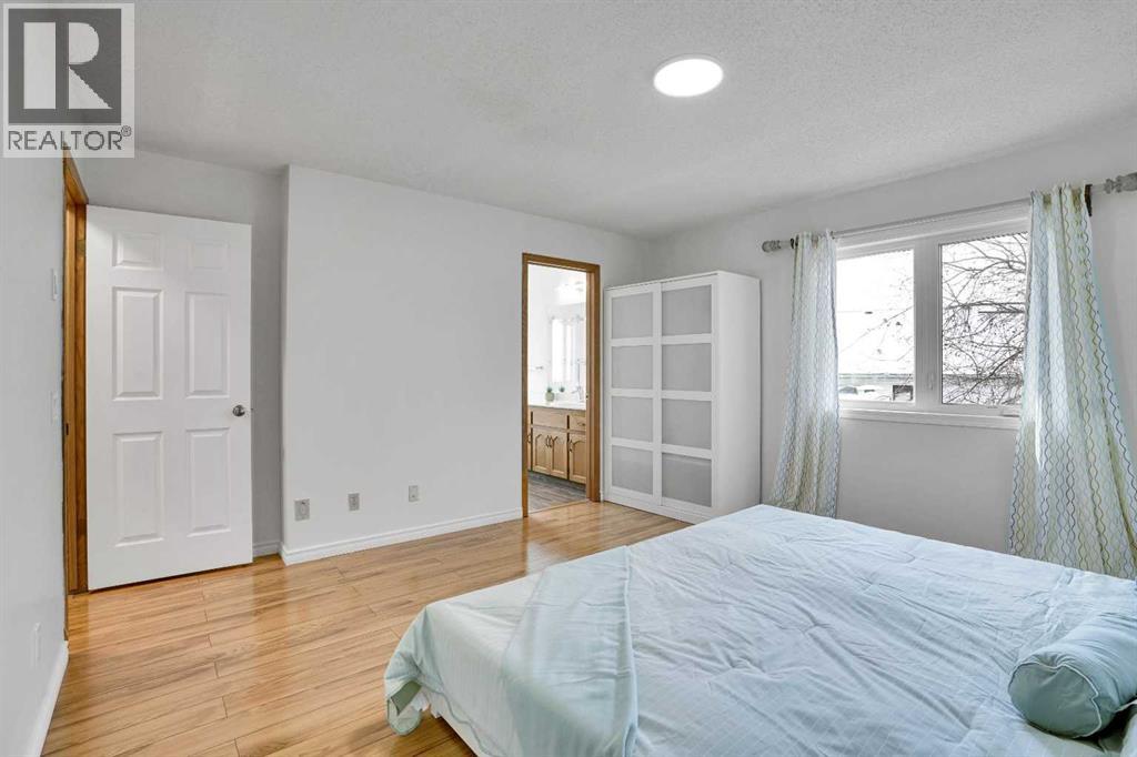 Single Family House 4 Level for Sale in  Millview Court SW Millrise Calgary 