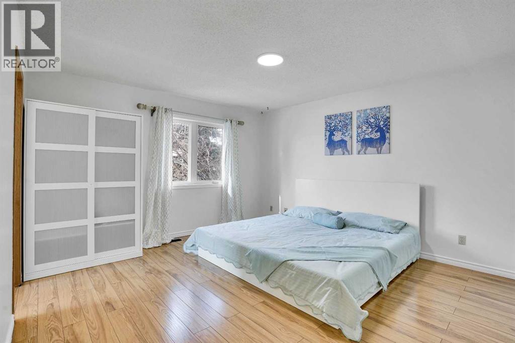 Single Family House 4 Level for Sale in  Millview Court SW Millrise Calgary 