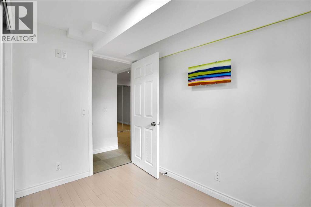 Single Family House 4 Level for Sale in  Millview Court SW Millrise Calgary 