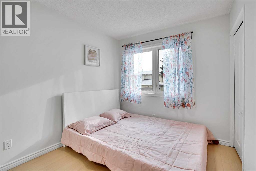 Single Family House 4 Level for Sale in  Millview Court SW Millrise Calgary 