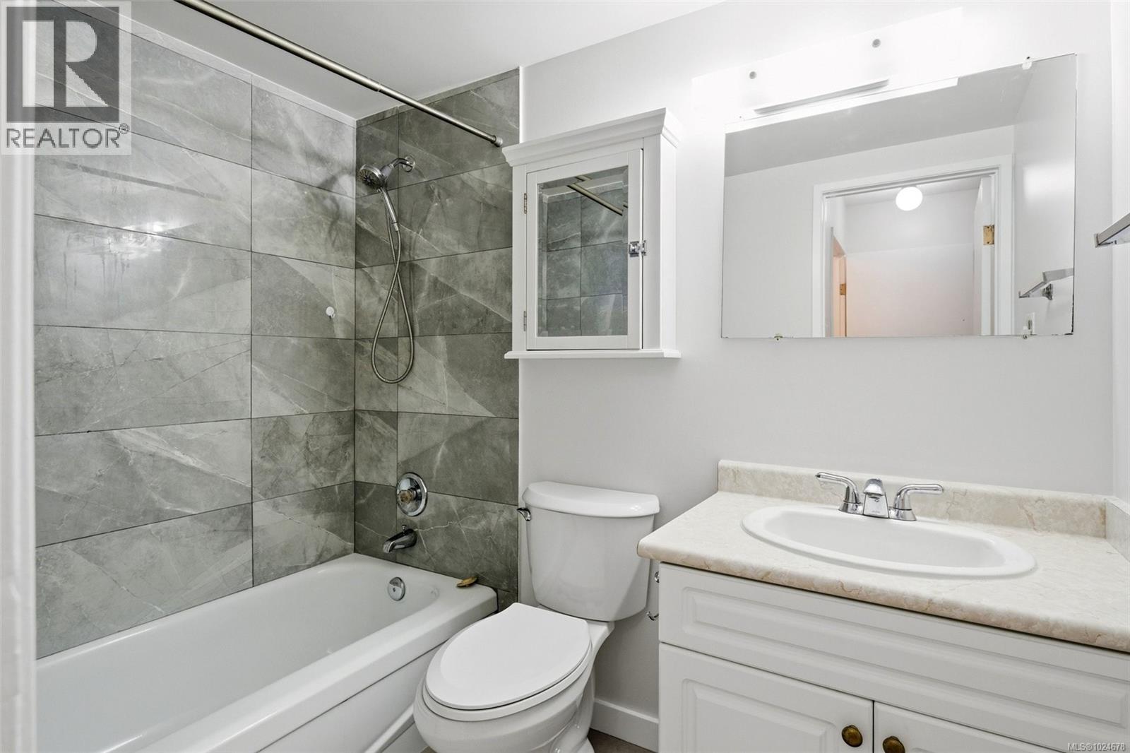 104 3244 Seaton Street, Saanich