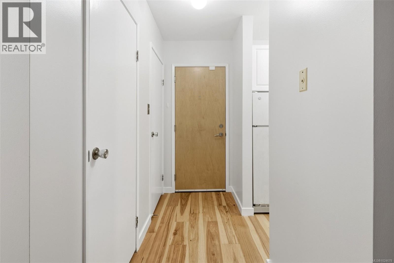 104 3244 Seaton Street, Saanich