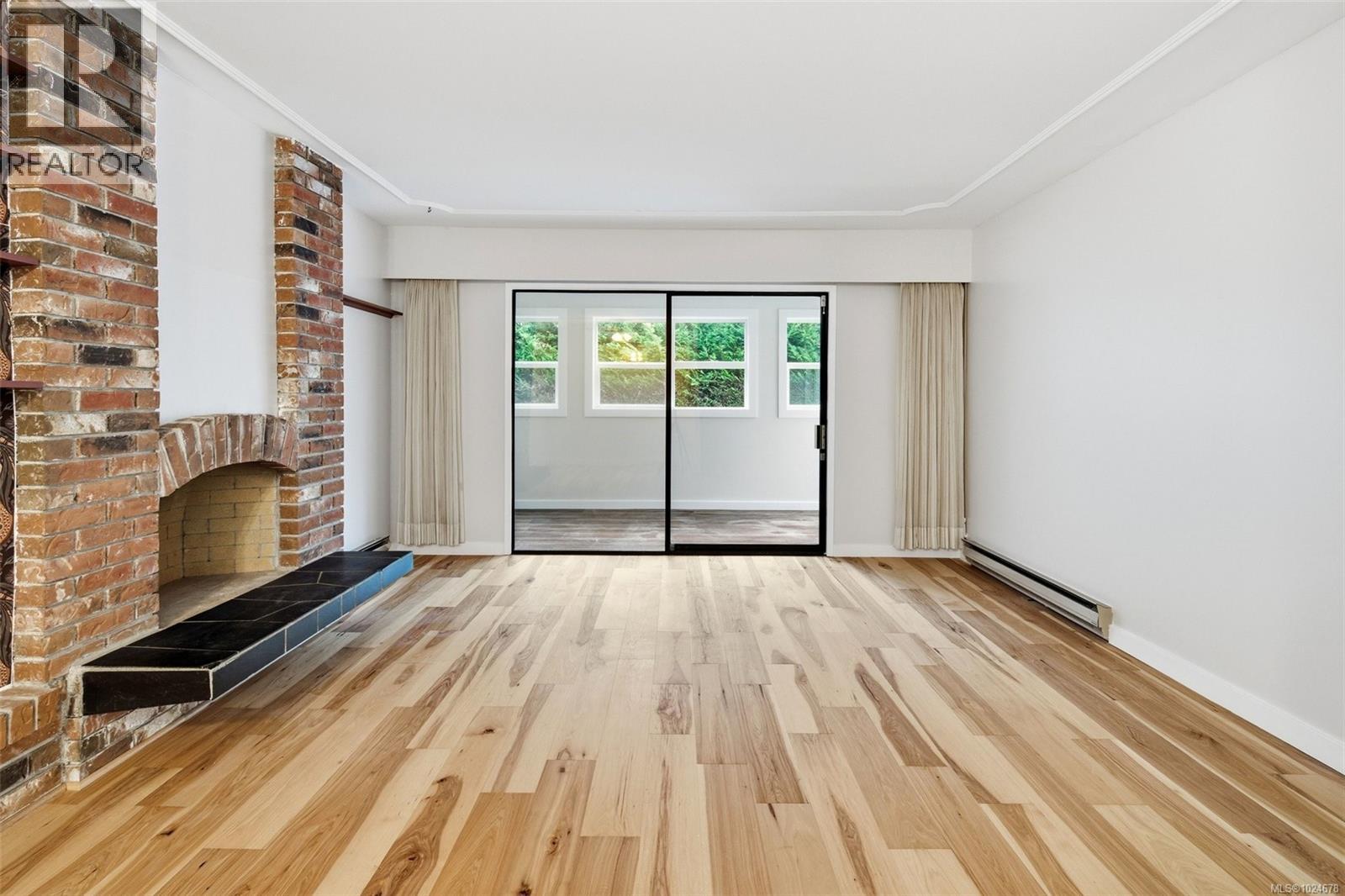 104 3244 Seaton St - Photo 2 of 34, Saanich, British Columbia