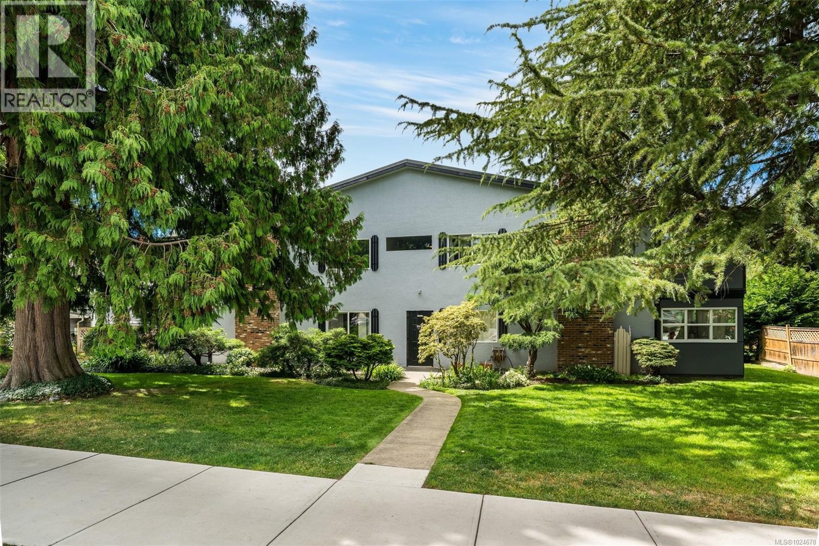 104 3244 Seaton Street, Saanich