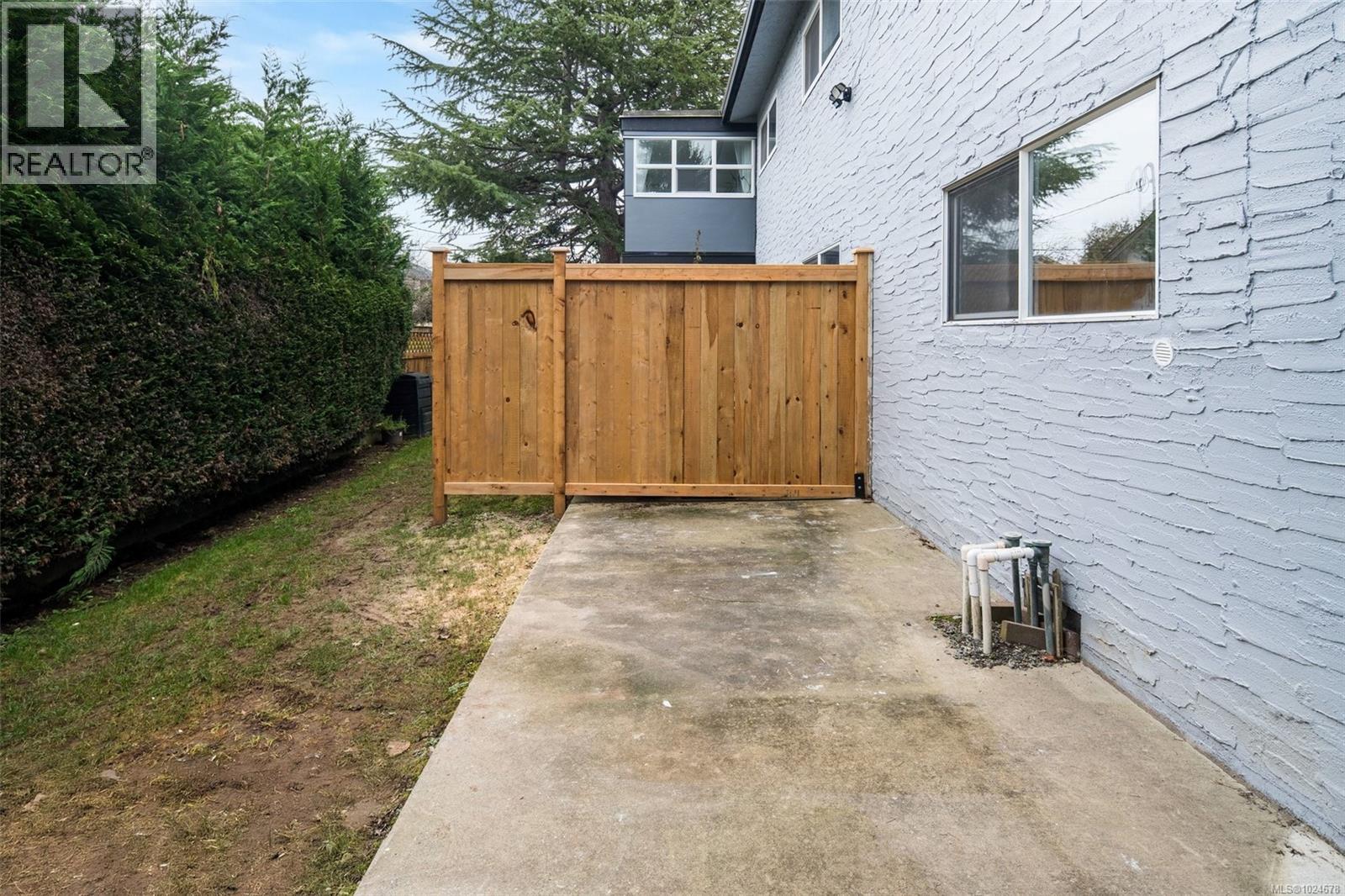 104 3244 Seaton Street, Saanich