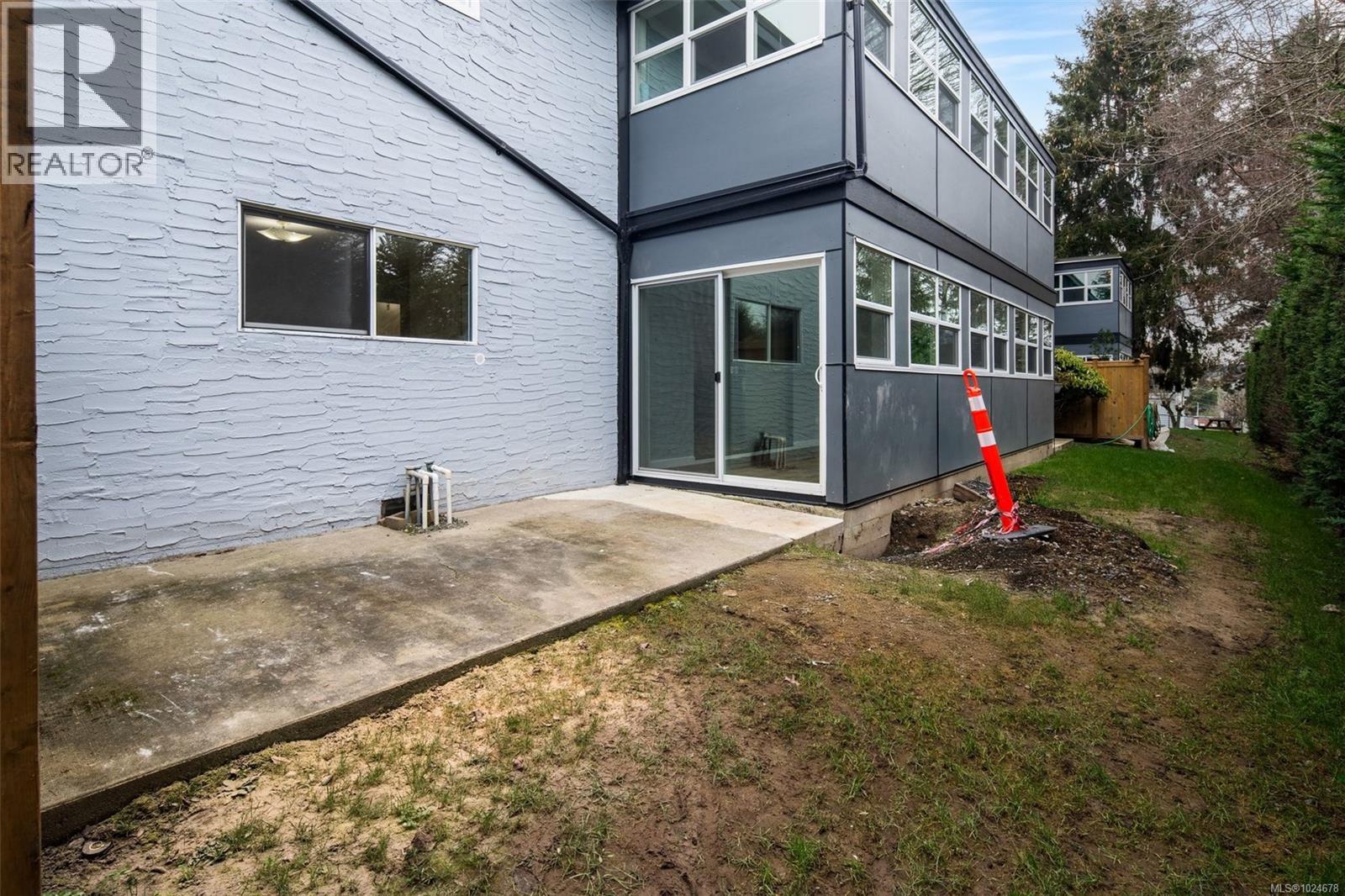 104 3244 Seaton Street, Saanich