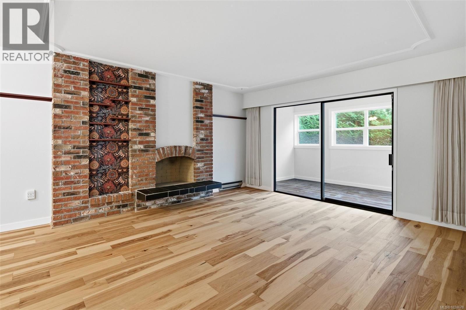 104 3244 Seaton St - Photo 3 of 34, Saanich, British Columbia