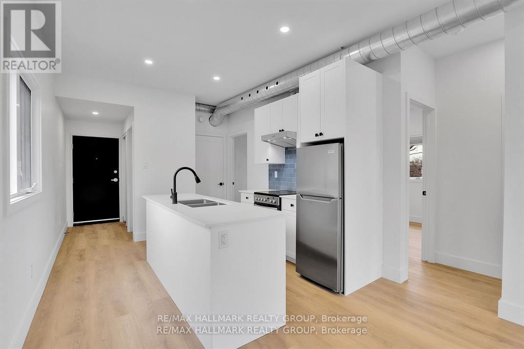 109 Russell Unit 6 photo 3