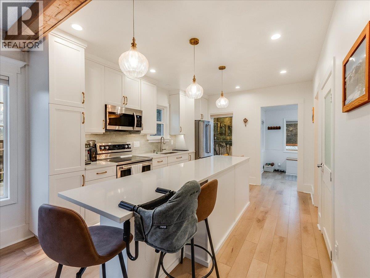 316 Murray Drive, Warfield