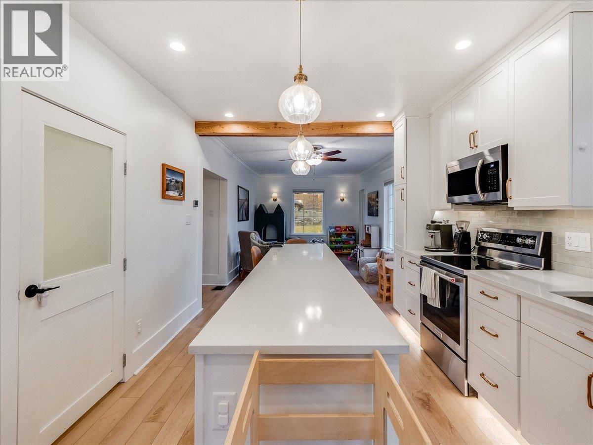 316 Murray Drive, Warfield