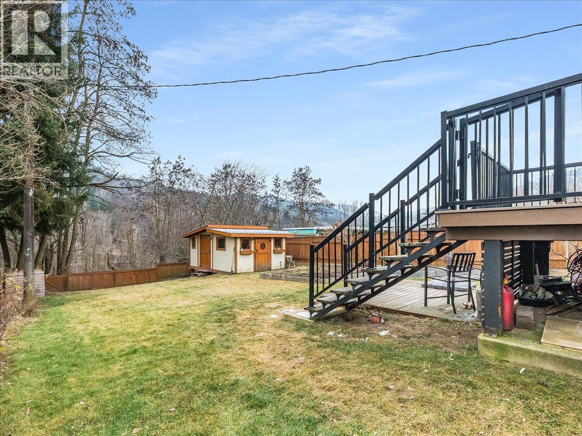 316 Murray Drive, Warfield