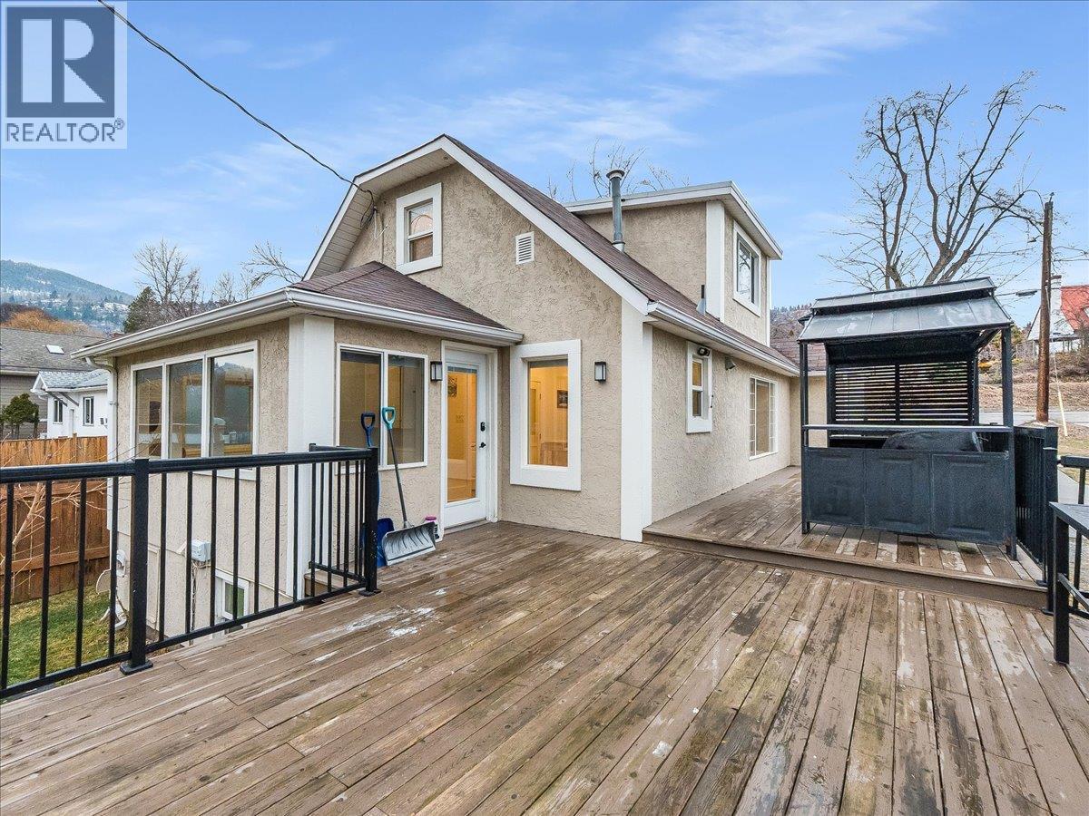 316 Murray Drive, Warfield