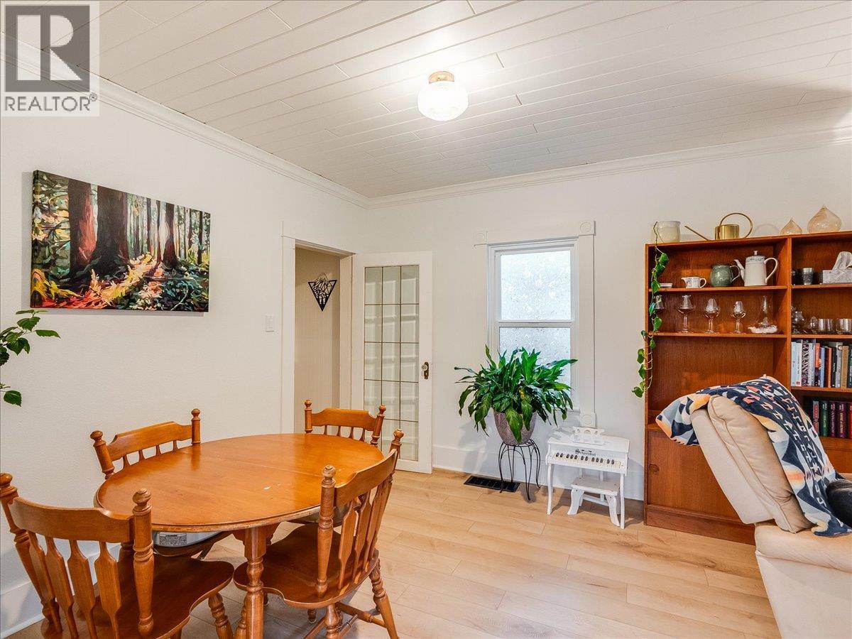 316 Murray Drive, Warfield