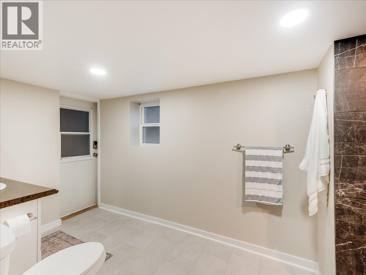 316 Murray Drive, Warfield