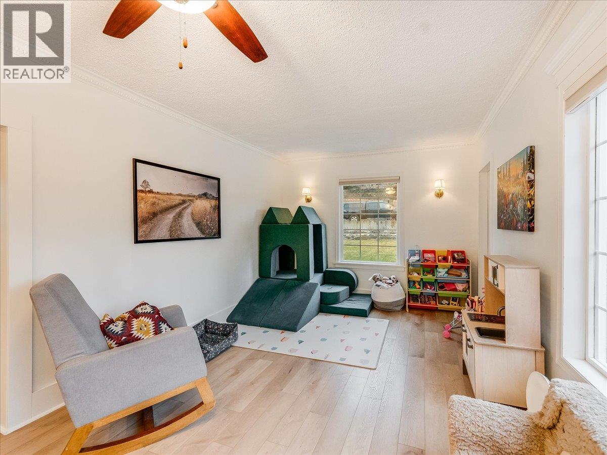 316 Murray Drive, Warfield