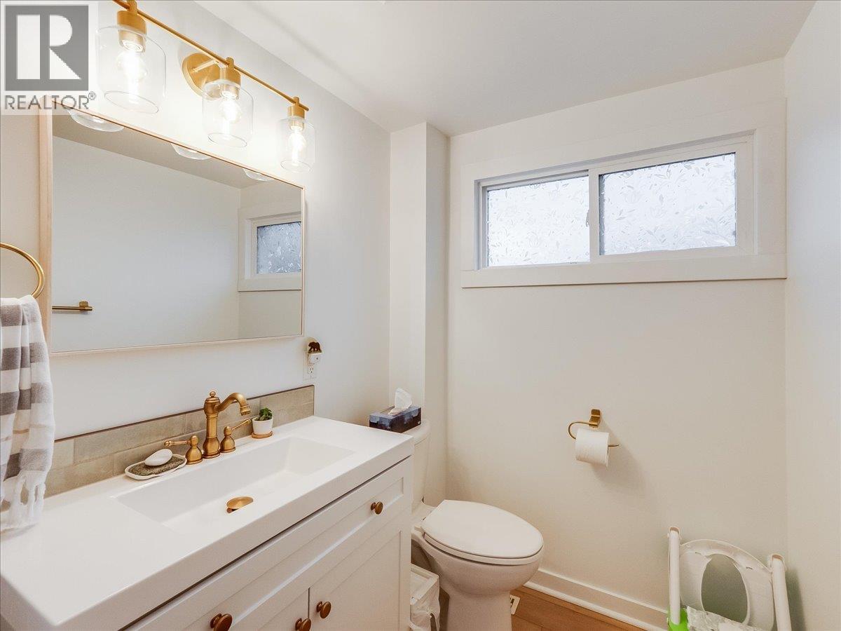 316 Murray Drive, Warfield