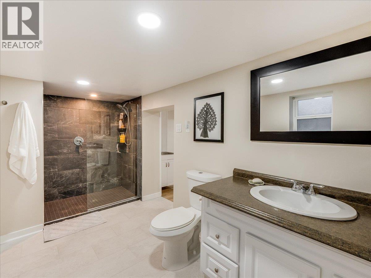 316 Murray Drive, Warfield