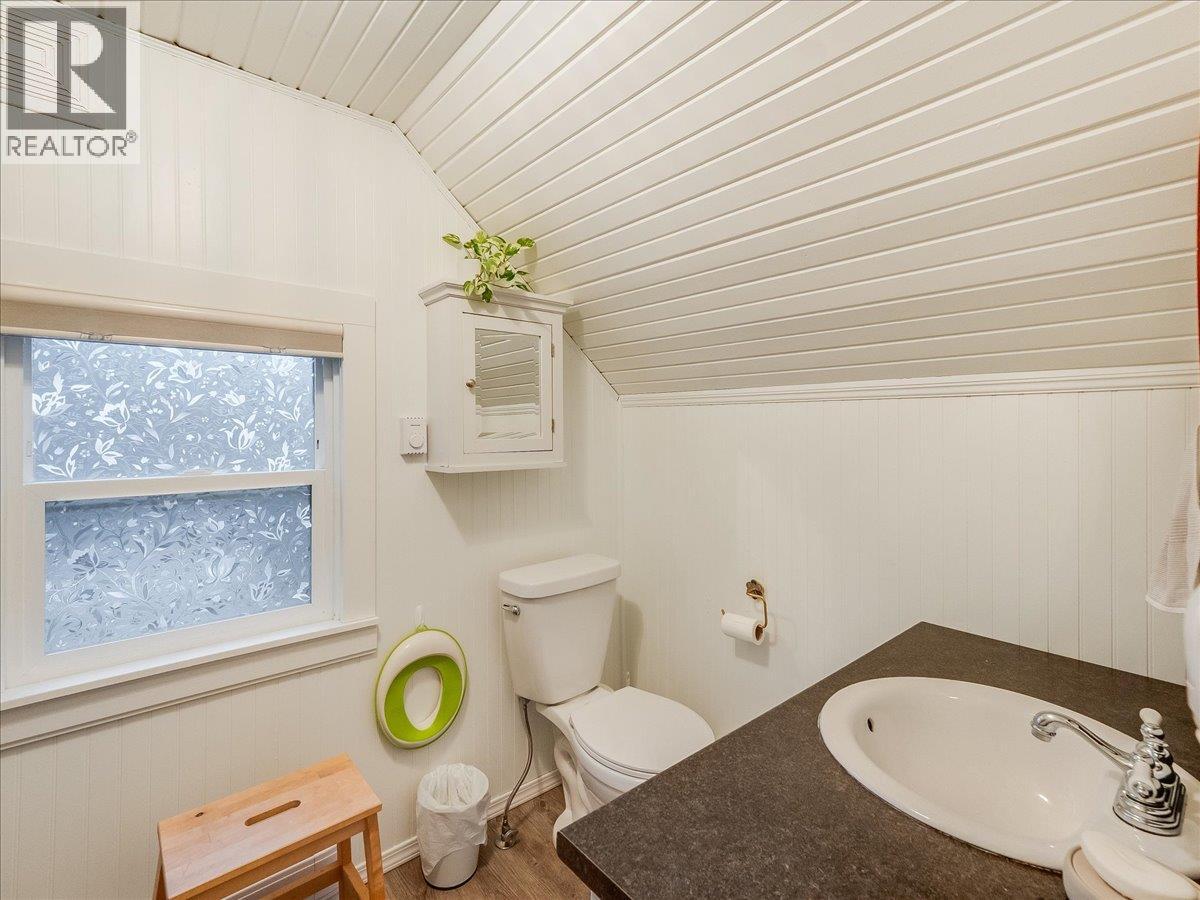 316 Murray Drive, Warfield