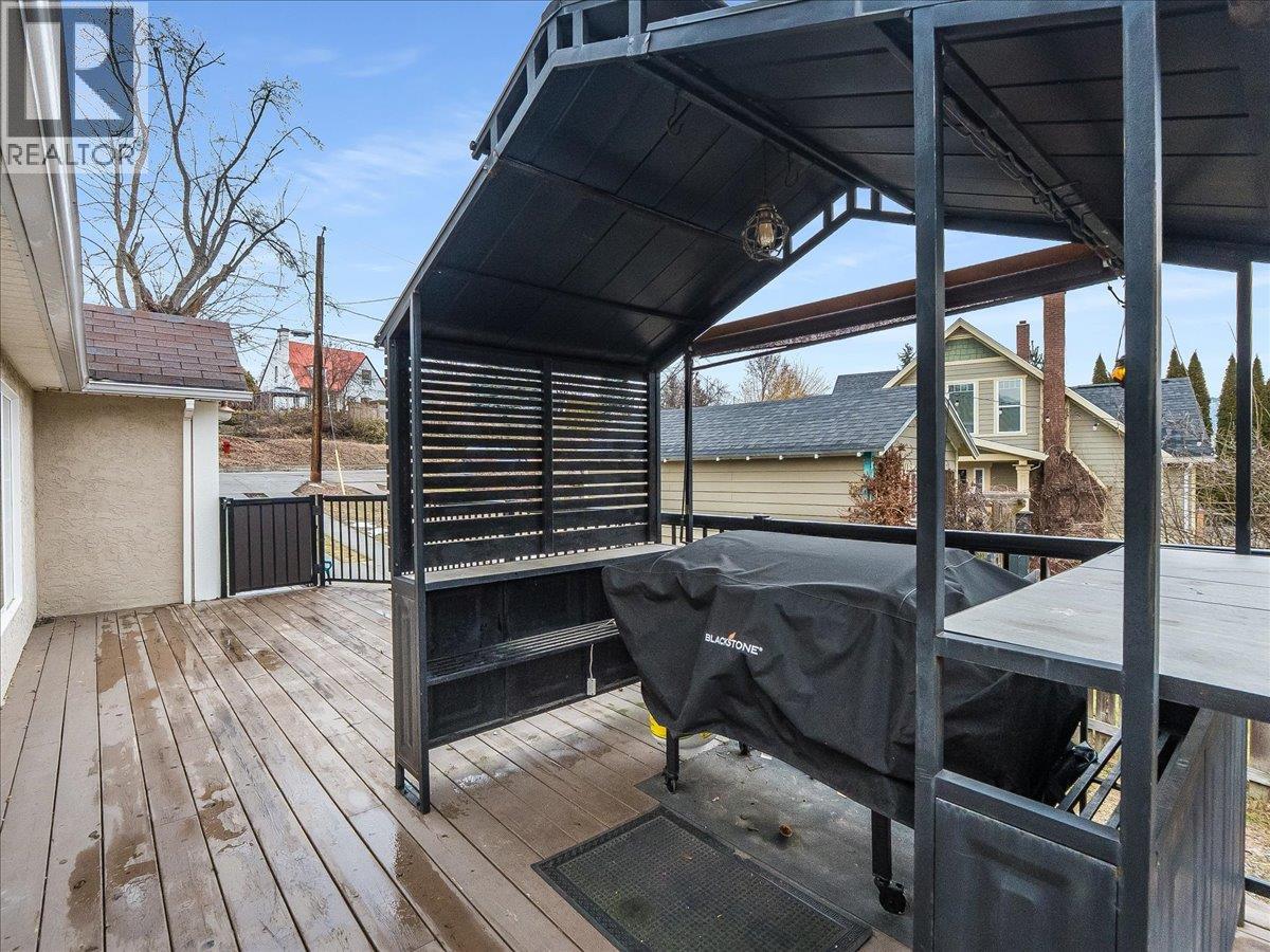 316 Murray Drive, Warfield