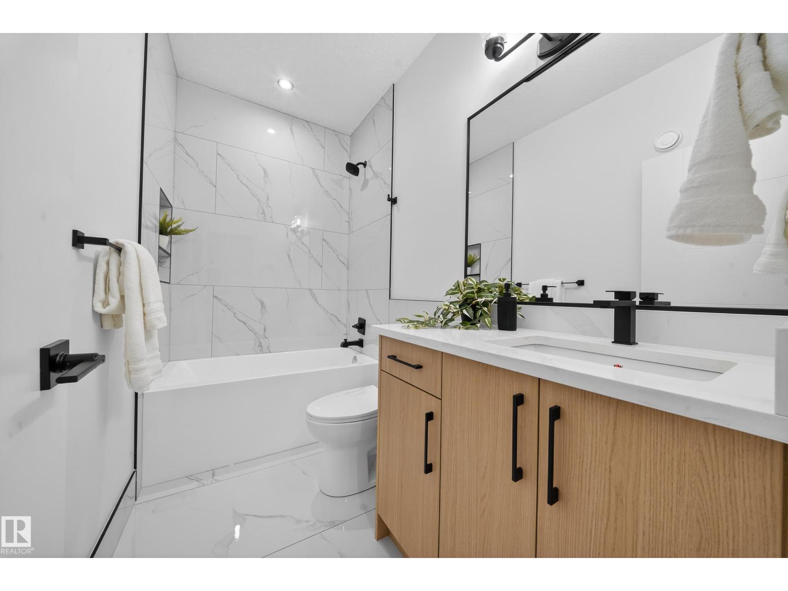 211 Crystal Creek Drive NW, Leduc