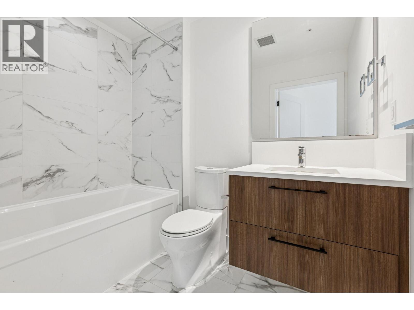 405 6933 CAMBIE STREET