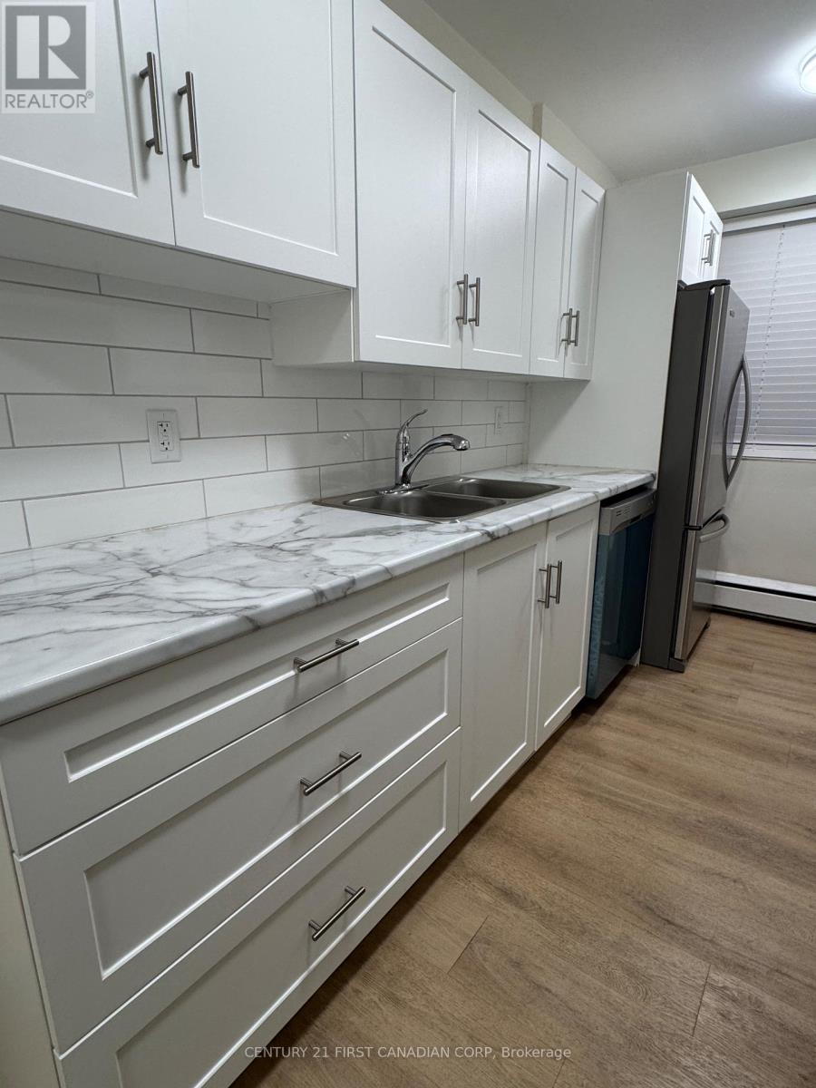 75 High Unit 108 photo 4