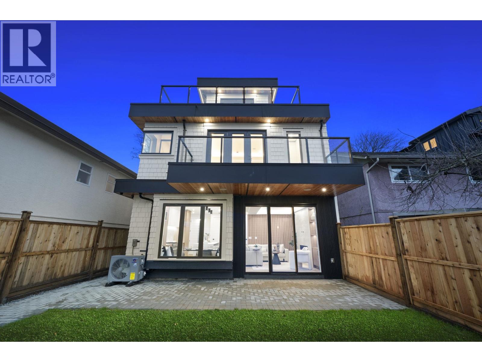 2 1967 E 13TH AVENUE - Main photo, Vancouver, British Columbia