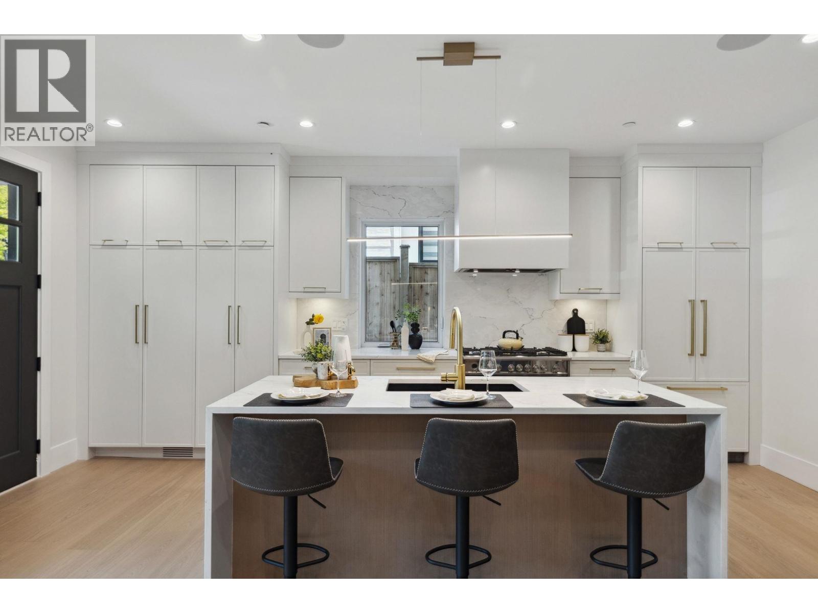 #1 2244 11TH Avenue - photo 2