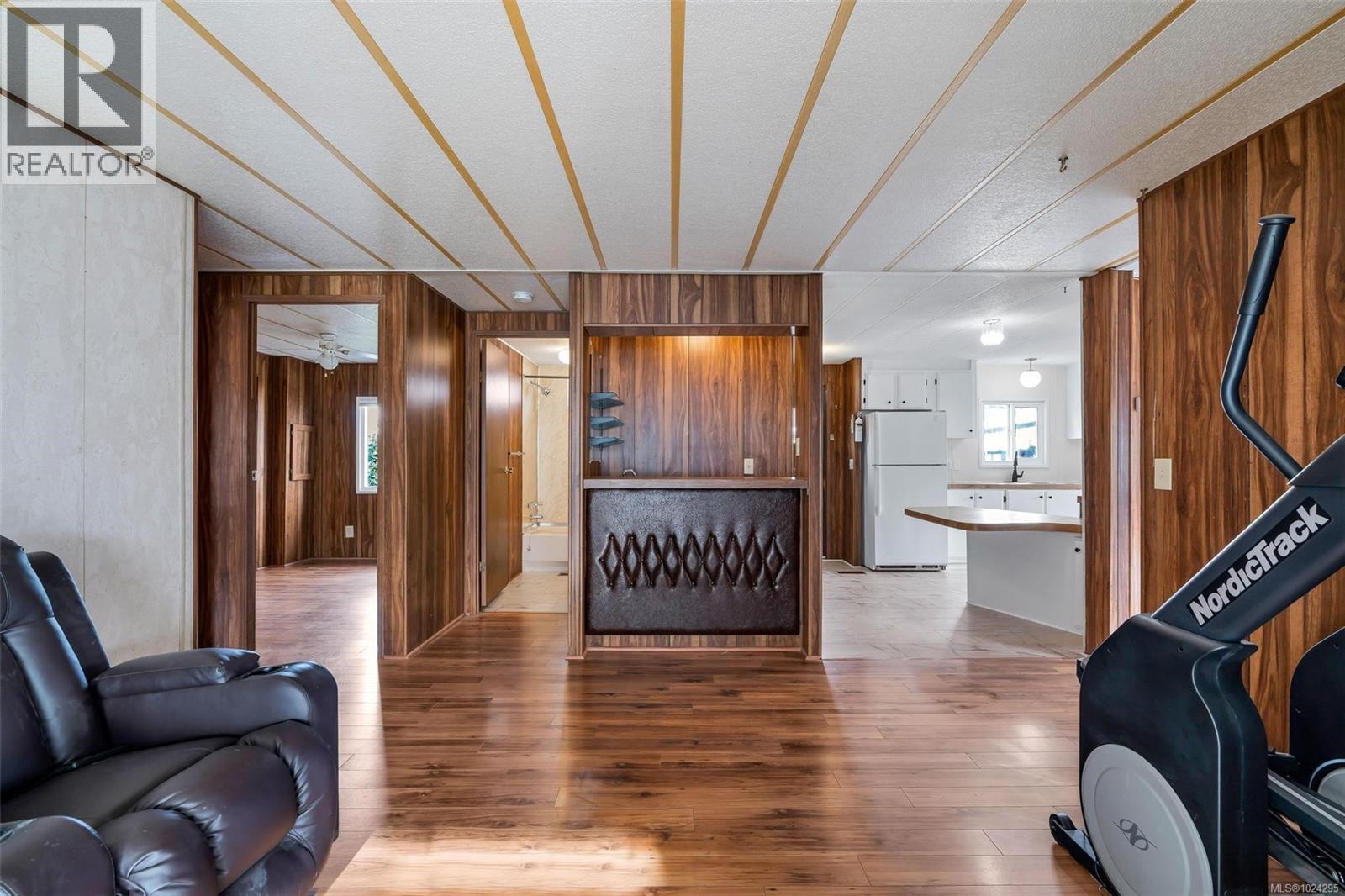 #3 158 COOPER RD - 12