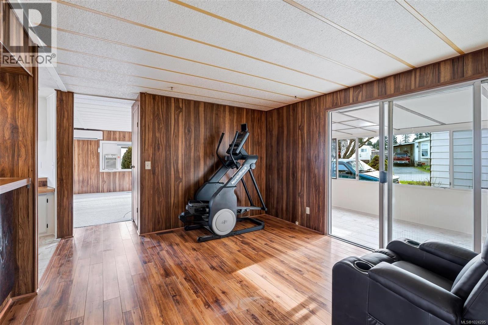 #3 158 COOPER RD - 13