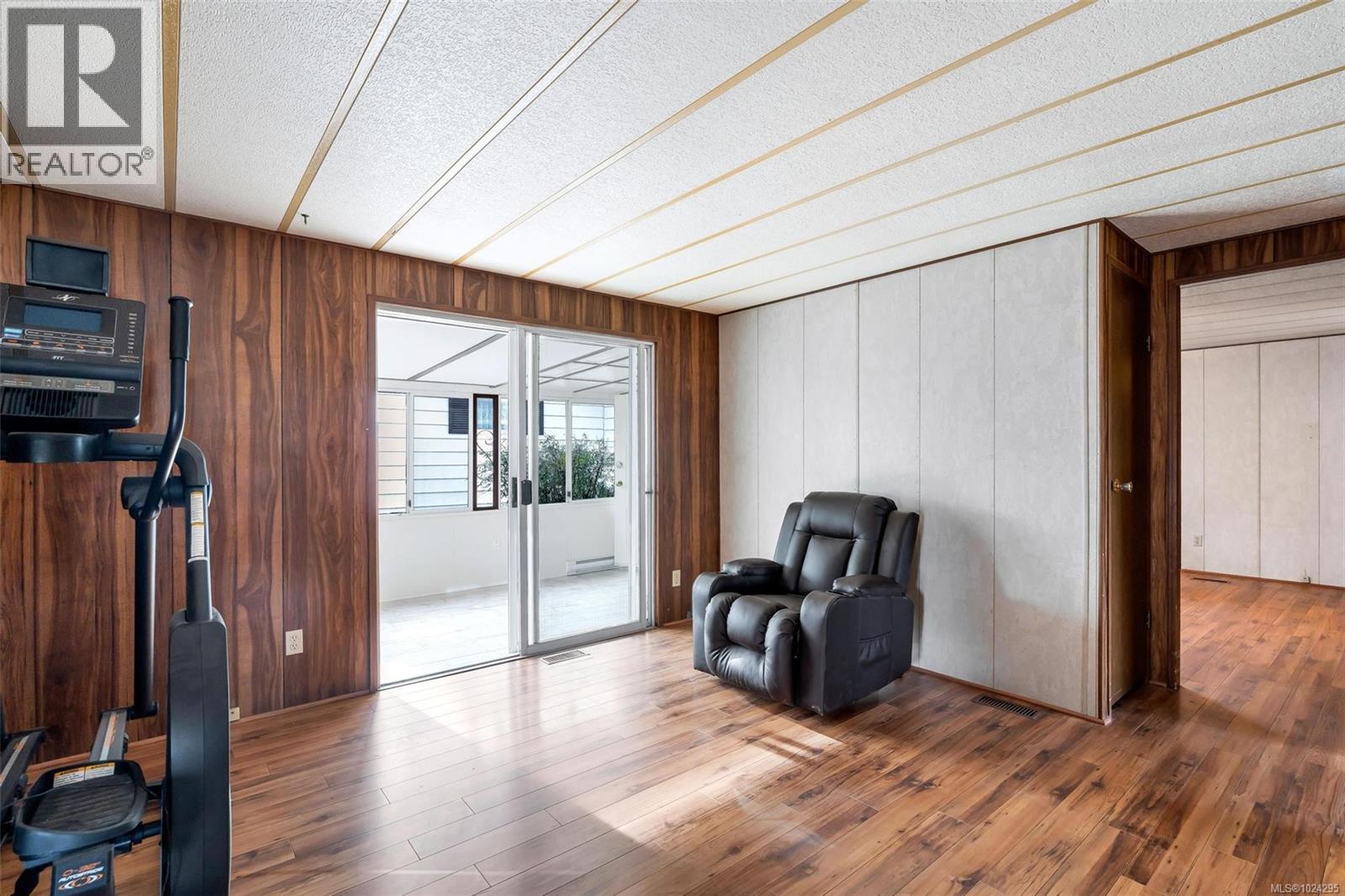 #3 158 COOPER RD - 14