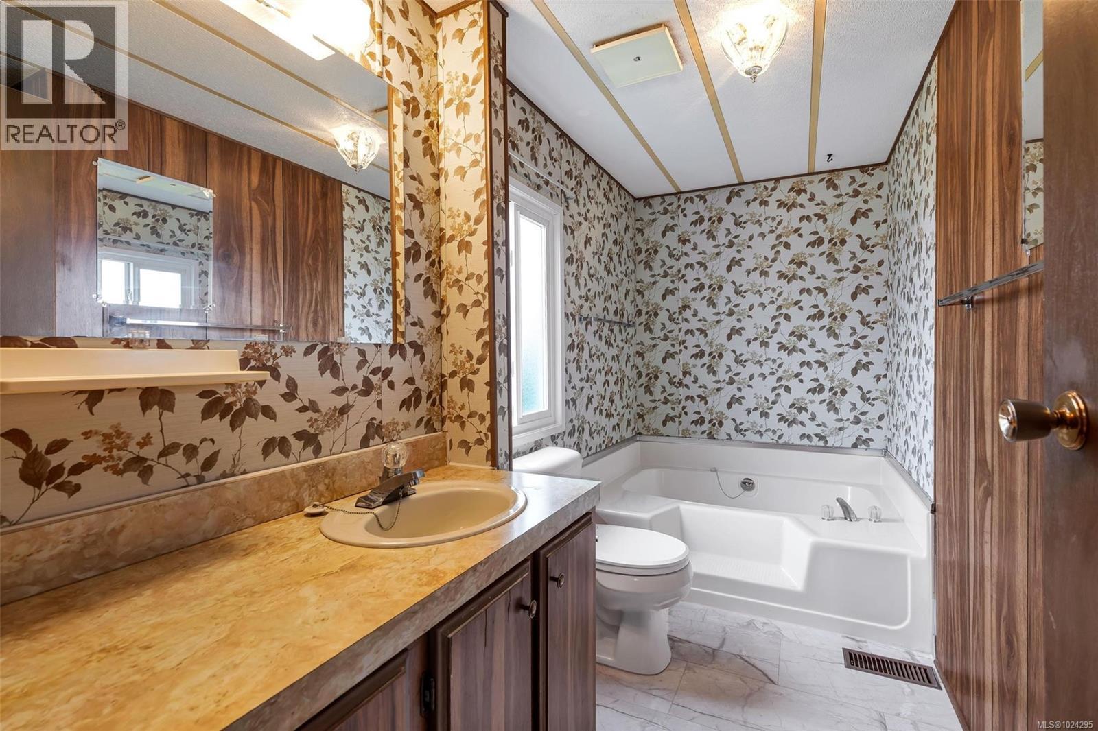 #3 158 COOPER RD - 17