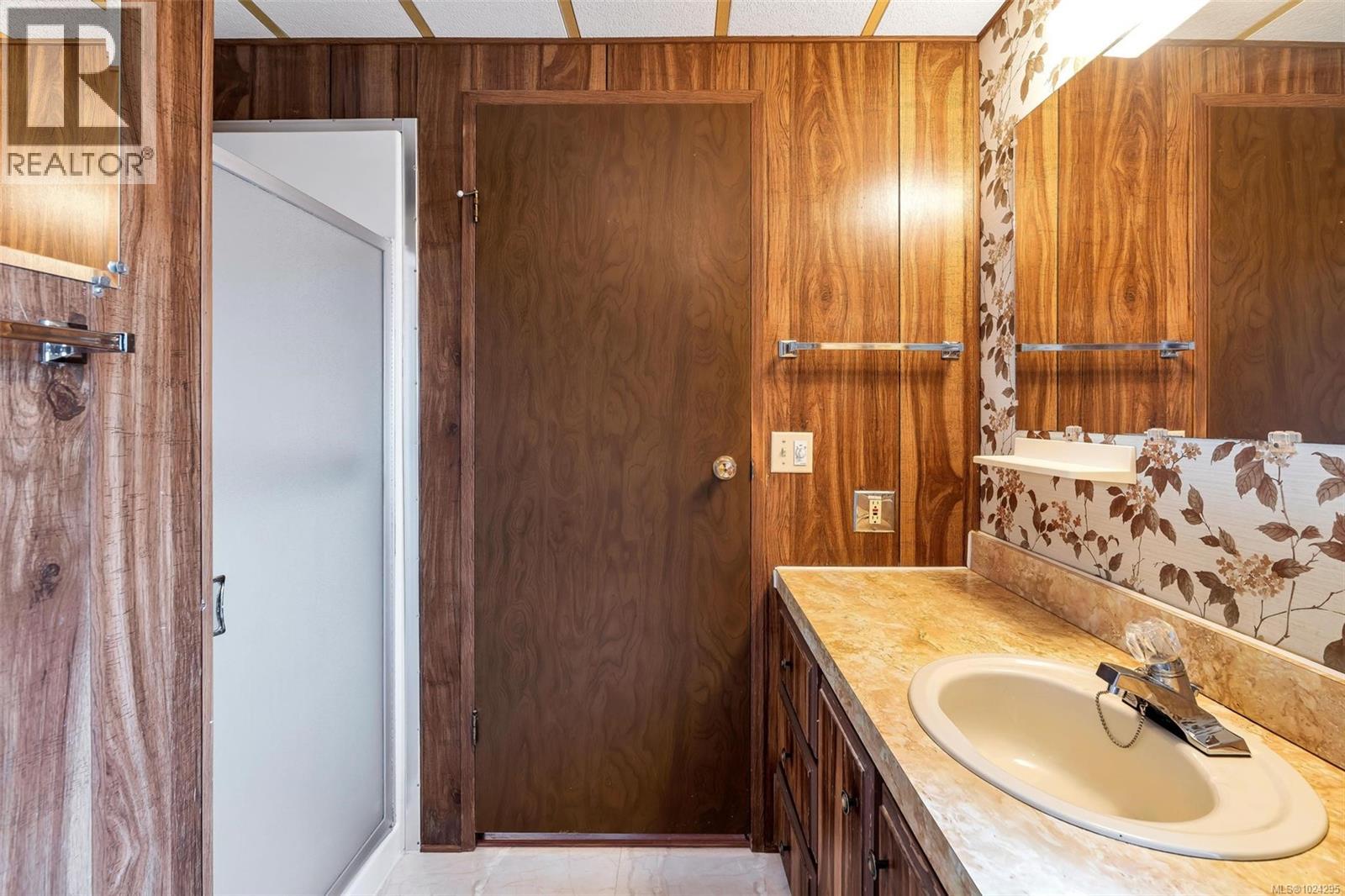 #3 158 COOPER RD - 18