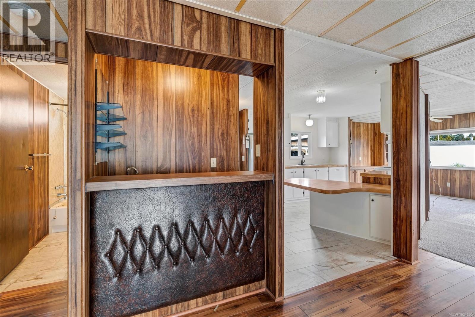 #3 158 COOPER RD - 21