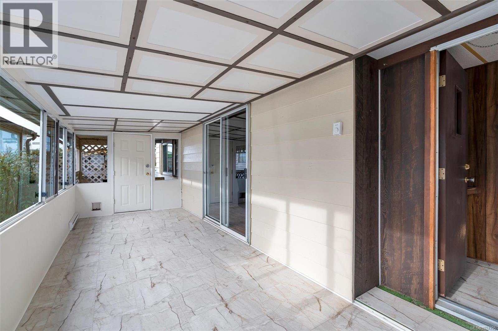 #3 158 COOPER RD - 23