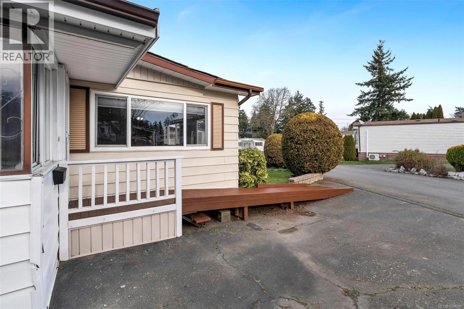 #3 158 COOPER RD - 28