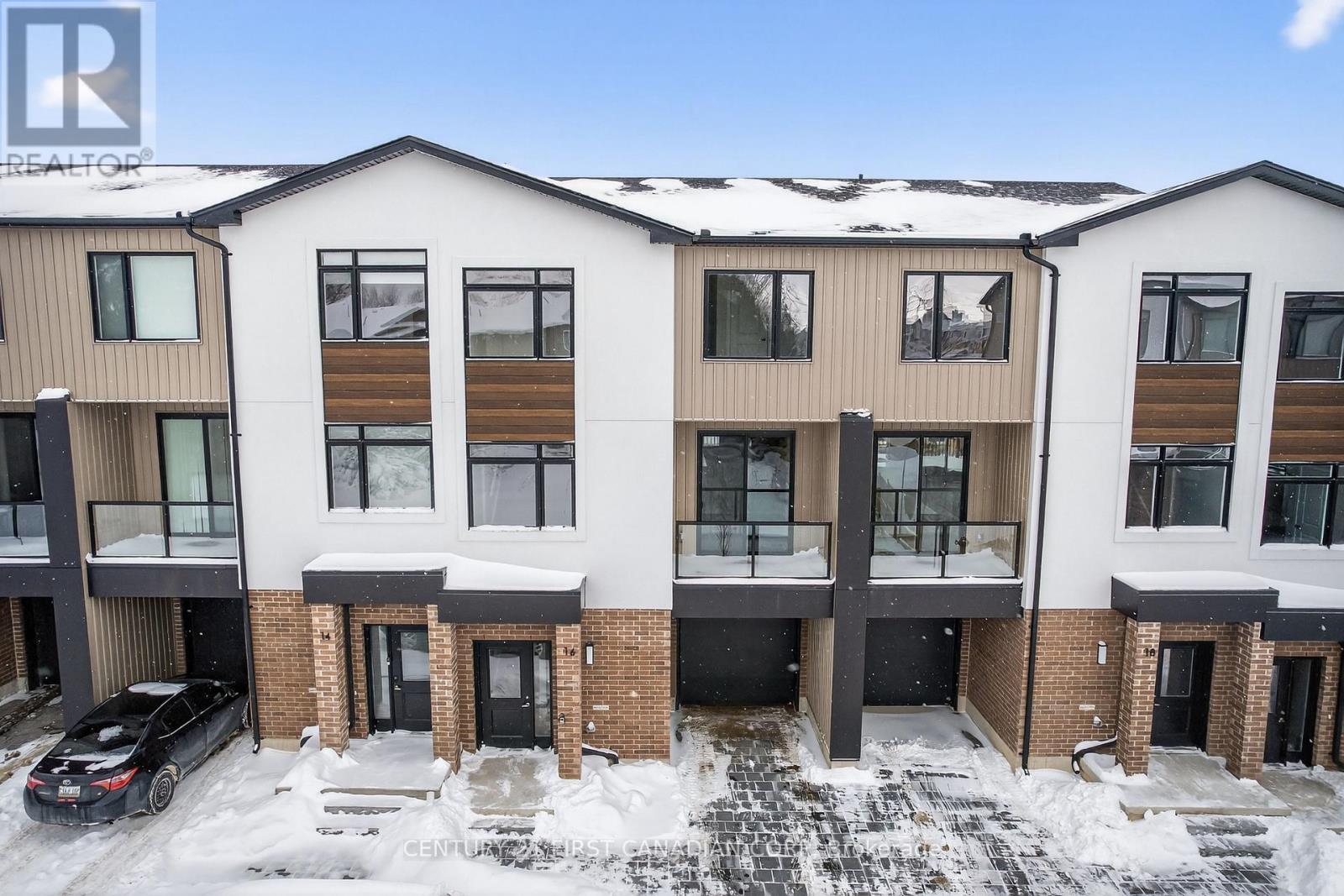 16 - 349 SOUTHDALE ROAD E